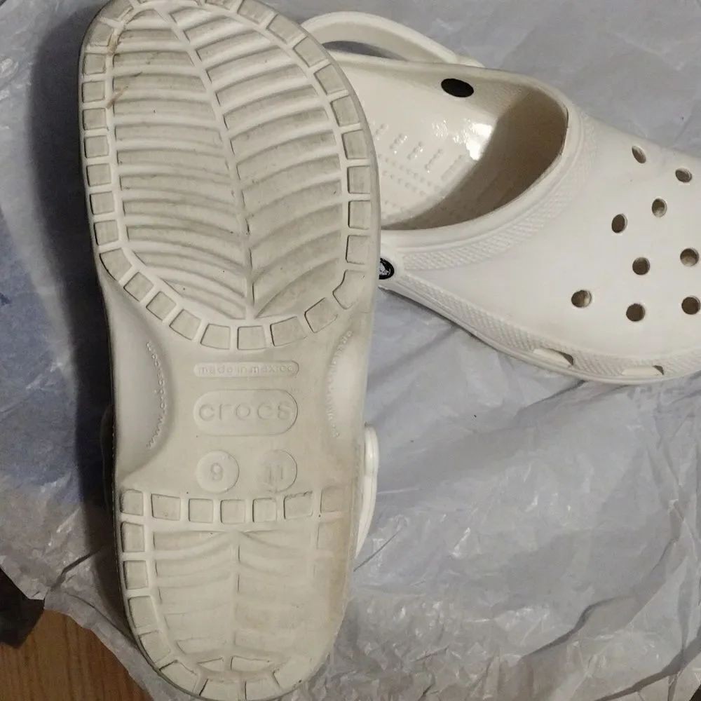 Crocs - Picture 5 of 6